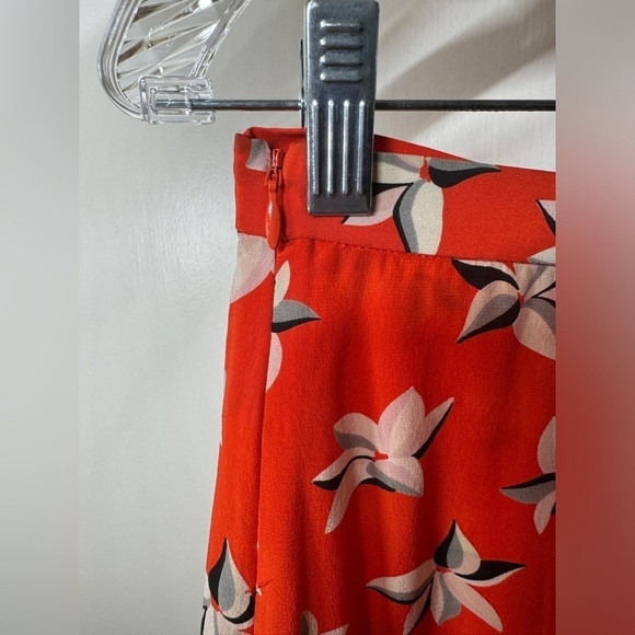 Joie 100% Silk Red Cream Grey Black Floral Mini Ruffle Hem Lightweight Skirt XS - Picture 3 of 12